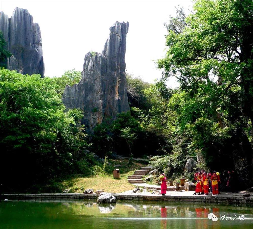 观阿诗玛,剑峰池,望峰亭,双鸟渡食,石林湖,小石林等奇景,品味"群峰壁